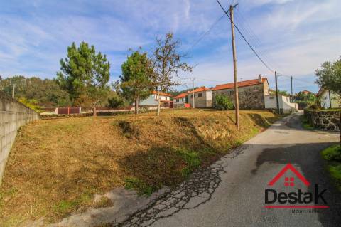 Terreno para construção e terreno misto para venda em Santa Cruz da Trapa