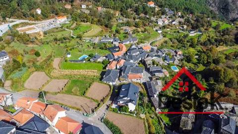 Moradia V2 no Candal, São Pedro do Sul