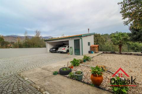 Moradia isolada V5 para venda em São Pedro do Sul