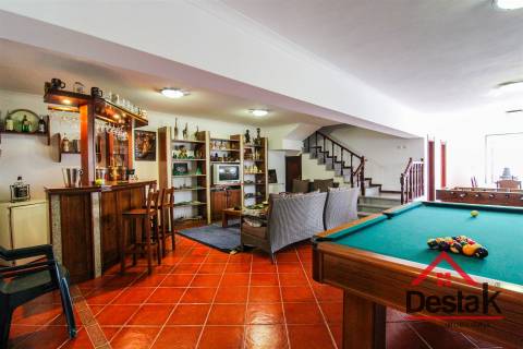 Moradia isolada V5 para venda em São Pedro do Sul