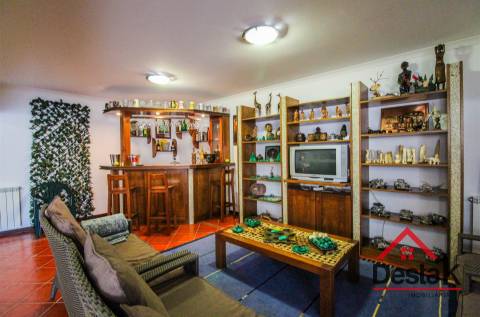 Moradia isolada V5 para venda em São Pedro do Sul