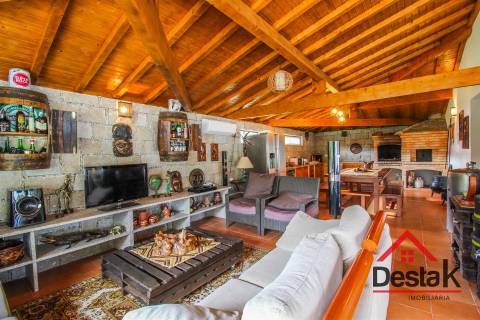 Moradia isolada V5 para venda em São Pedro do Sul