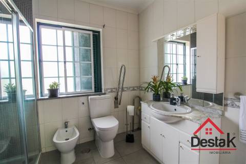 Moradia isolada V5 para venda em São Pedro do Sul