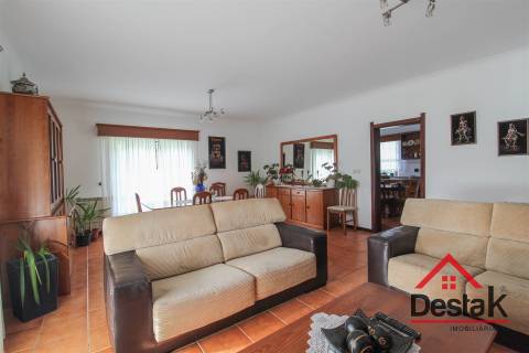 Moradia isolada V5 para venda em São Pedro do Sul