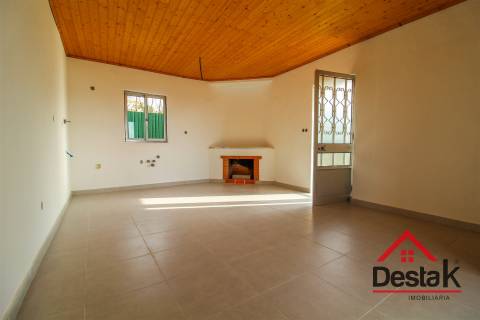 Moradia V3 para venda em Cotães, São Pedro do Sul