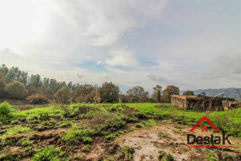 Moradia V3 para venda em Cotães, São Pedro do Sul