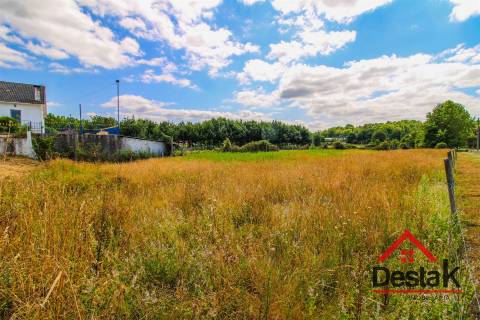 Terreno com 1889m² localizado em Carvalhais - São Pedro do Sul