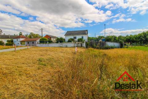Terreno com 1889m² localizado em Carvalhais - São Pedro do Sul