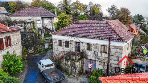 Moradia em Pedra para Restaurar - Carvalhais