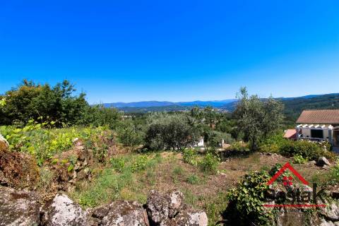 Moradia para restaurar em Crescido - Vouzela