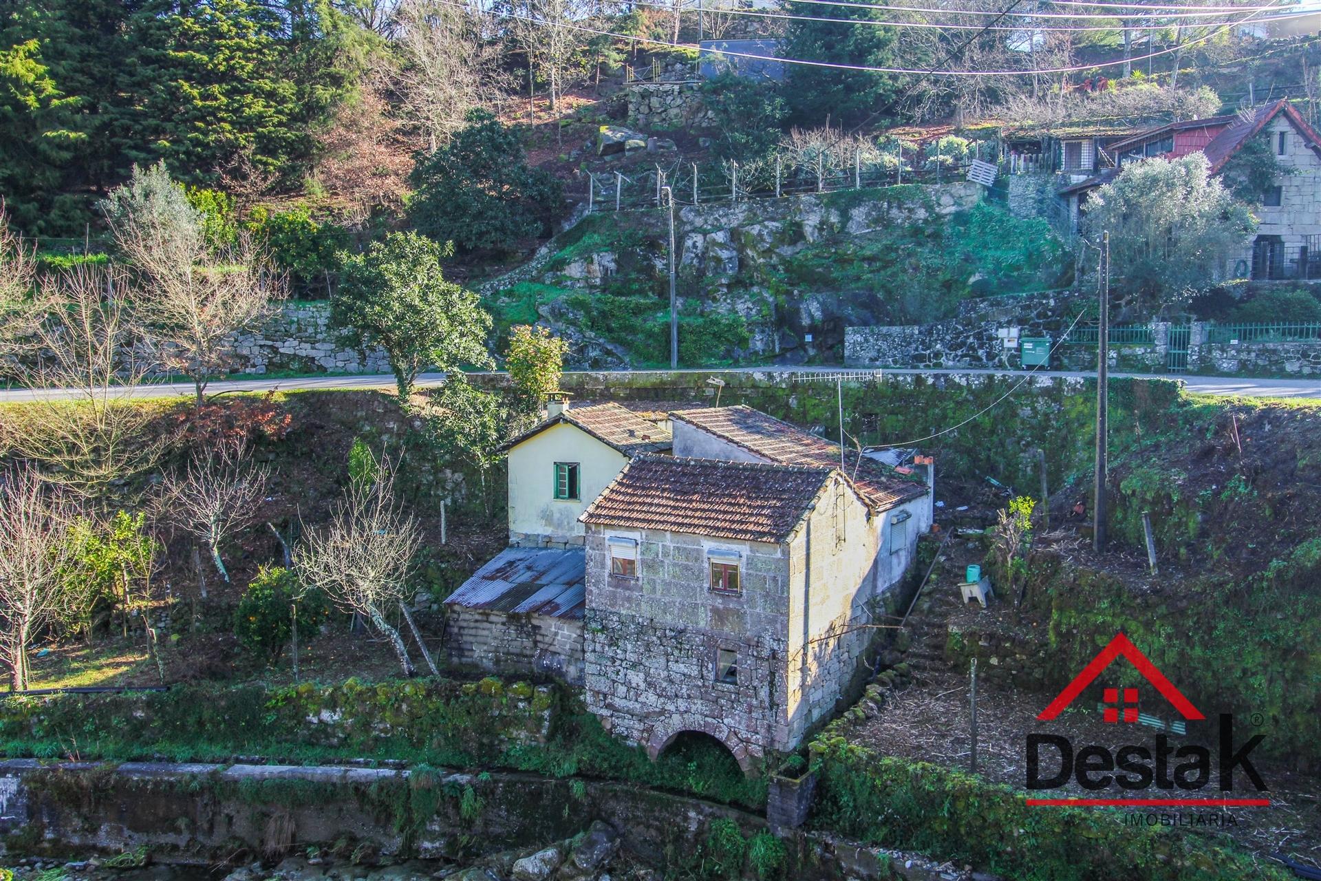 Moradia Rústica em Vouzela para venda