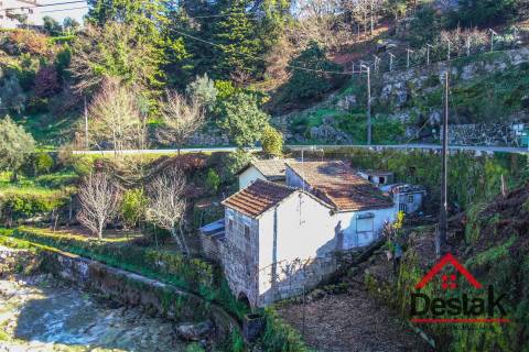 Moradia Rústica em Vouzela para venda