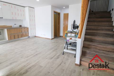 Apartamento T2 Duplex para venda em São Pedro Do Sul com vista Rio!