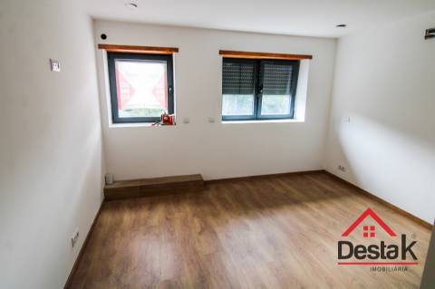 Apartamento T2 Duplex para venda em São Pedro Do Sul com vista Rio!