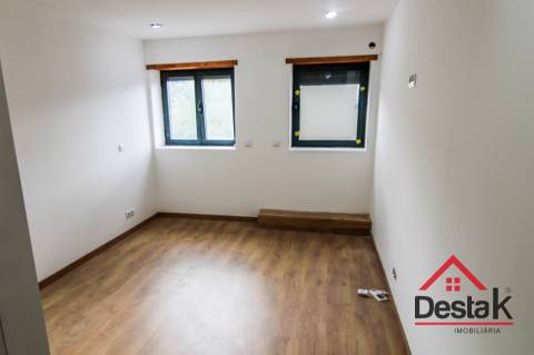 Apartamento T2 Duplex para venda em São Pedro Do Sul com vista Rio!