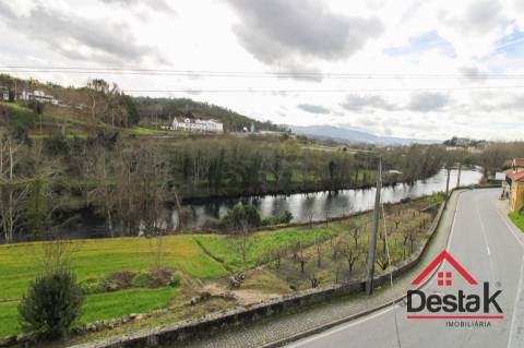 Apartamento T2 Duplex para venda em São Pedro Do Sul com vista Rio!