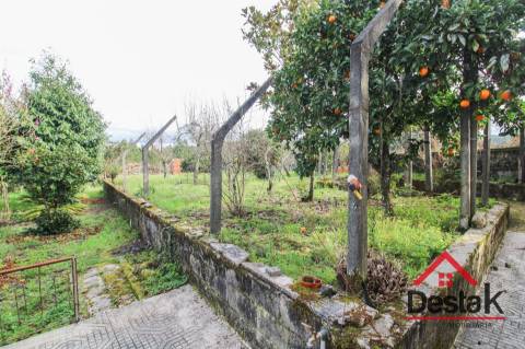 Moradia isolada V3 para venda em Porcelhe, Oliveira de Frades.