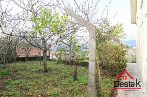 Moradia isolada V3 para venda em Porcelhe, Oliveira de Frades.