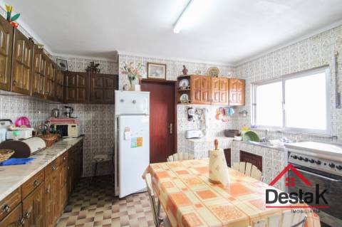 Moradia isolada V3 para venda em Porcelhe, Oliveira de Frades.