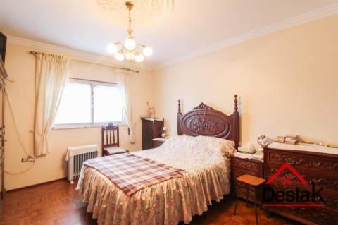 Moradia isolada V3 para venda em Porcelhe, Oliveira de Frades.