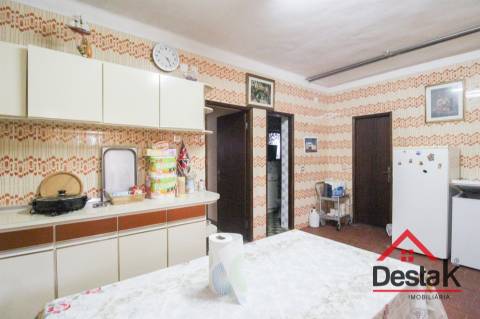 Moradia isolada V3 para venda em Porcelhe, Oliveira de Frades.