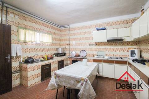 Moradia isolada V3 para venda em Porcelhe, Oliveira de Frades.