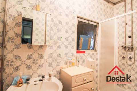 Moradia isolada V3 para venda em Porcelhe, Oliveira de Frades.