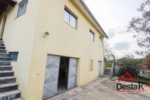 Moradia isolada V3 para venda em Porcelhe, Oliveira de Frades.