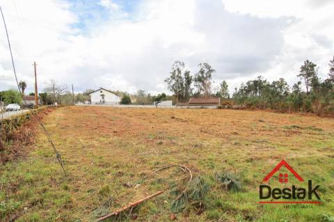 Terreno destinado à construção para venda em Carvalhais, São Pedro do Sul.