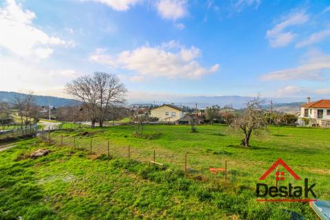 Lote urbano para construção, Moçâmedes, Vouzela