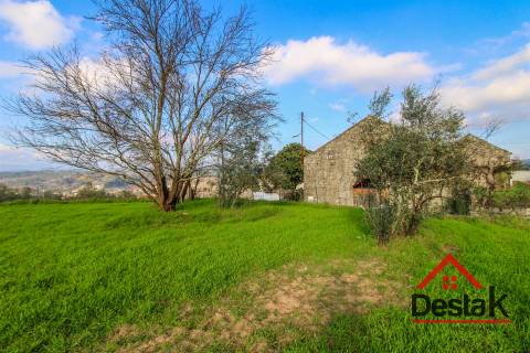 Lote urbano para construção, Moçâmedes, Vouzela