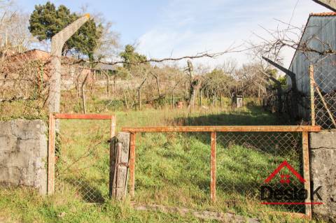 Terreno com viabilidade de construção para venda em Carvalhais, São Pedro do Sul.