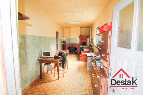 Moradia V2 para venda em Covelo, São Pedro do Sul.