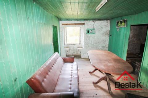 Moradia V2 para venda em Covelo, São Pedro do Sul.