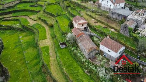 Moradia V2 para venda em Covelo, São Pedro do Sul.
