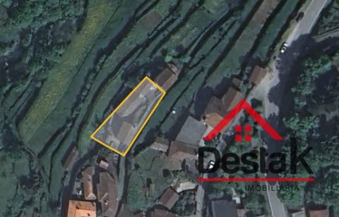 Moradia V2 para venda em Covelo, São Pedro do Sul.