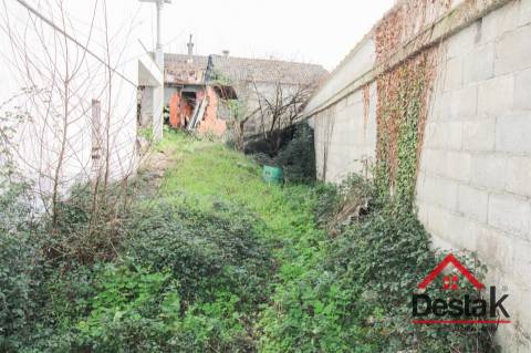 Moradia V3 para venda em Carvalhais, São Pedro do Sul