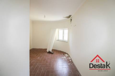 Moradia V3 para venda em Carvalhais, São Pedro do Sul