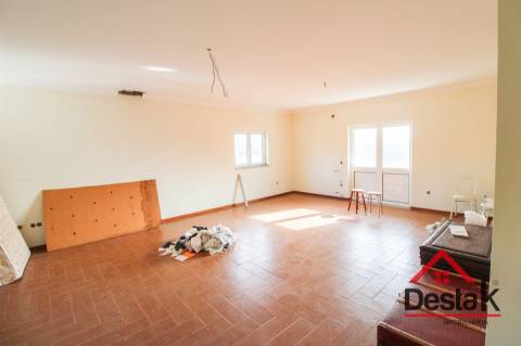 Moradia V3 para venda em Carvalhais, São Pedro do Sul