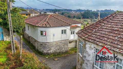 Moradia V3 para venda em Carvalhais, São Pedro do Sul