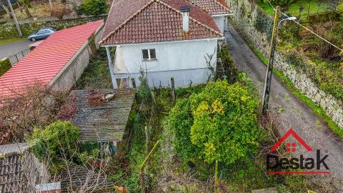 Moradia V3 para venda em Carvalhais, São Pedro do Sul
