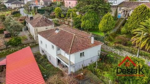 Moradia V3 para venda em Carvalhais, São Pedro do Sul