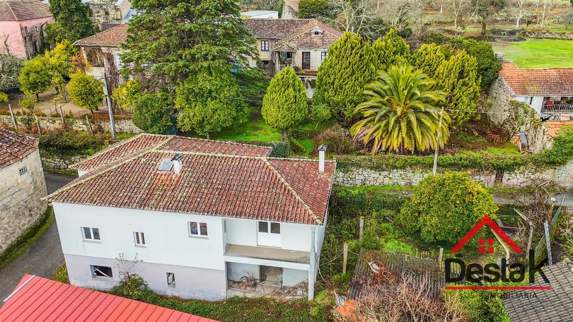 Moradia V3 para venda em Carvalhais, São Pedro do Sul