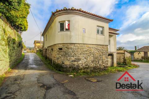 Moradia V3 para venda em Carvalhais, São Pedro do Sul