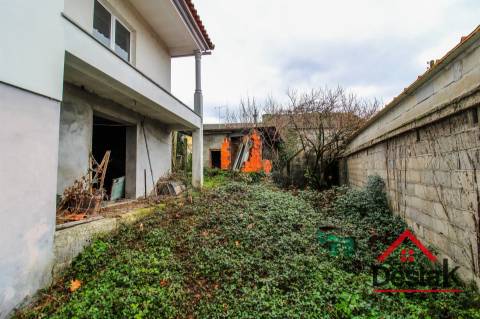 Moradia V3 para venda em Carvalhais, São Pedro do Sul