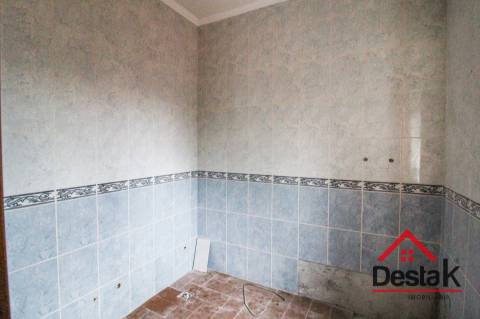 Moradia V3 para venda em Carvalhais, São Pedro do Sul