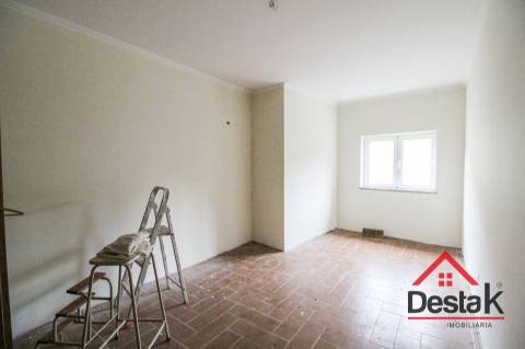 Moradia V3 para venda em Carvalhais, São Pedro do Sul