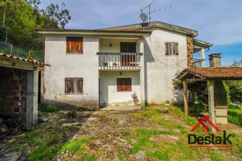 Moradia isolada T6 com vistas deslumbrantes sobre São Pedro do Sul