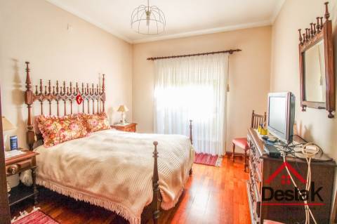 Moradia V4 para Venda no Centro de São Pedro do Sul