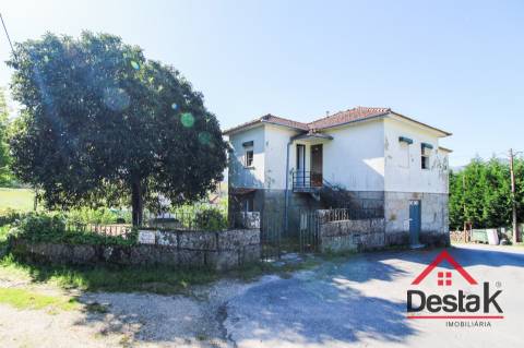 Moradia isolada V3 para Venda em São Pedro do Sul